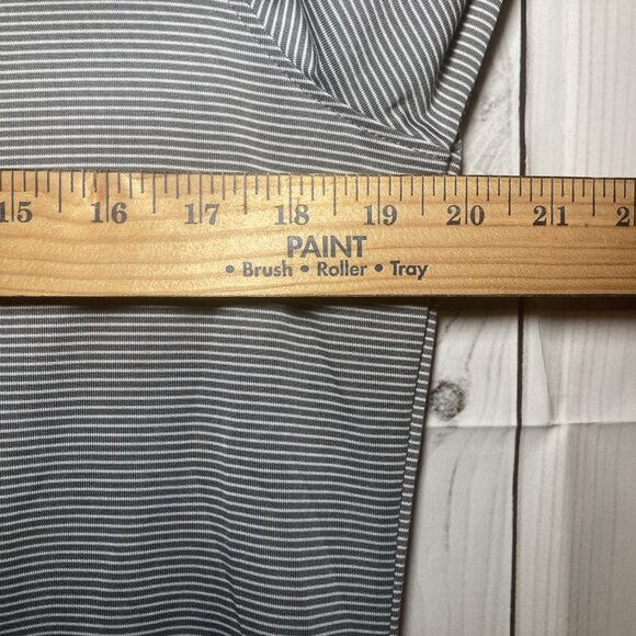 Under Armour Gray Stripe loose Heat Gear Long Sleeve Athletic Pullover Womens M - Picture 5 of 9